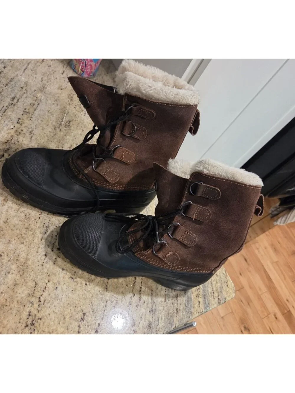 LL BEAN Womens Size 9 Brown Suede/Rubber Waterproof Insulated Duck Boots Canada